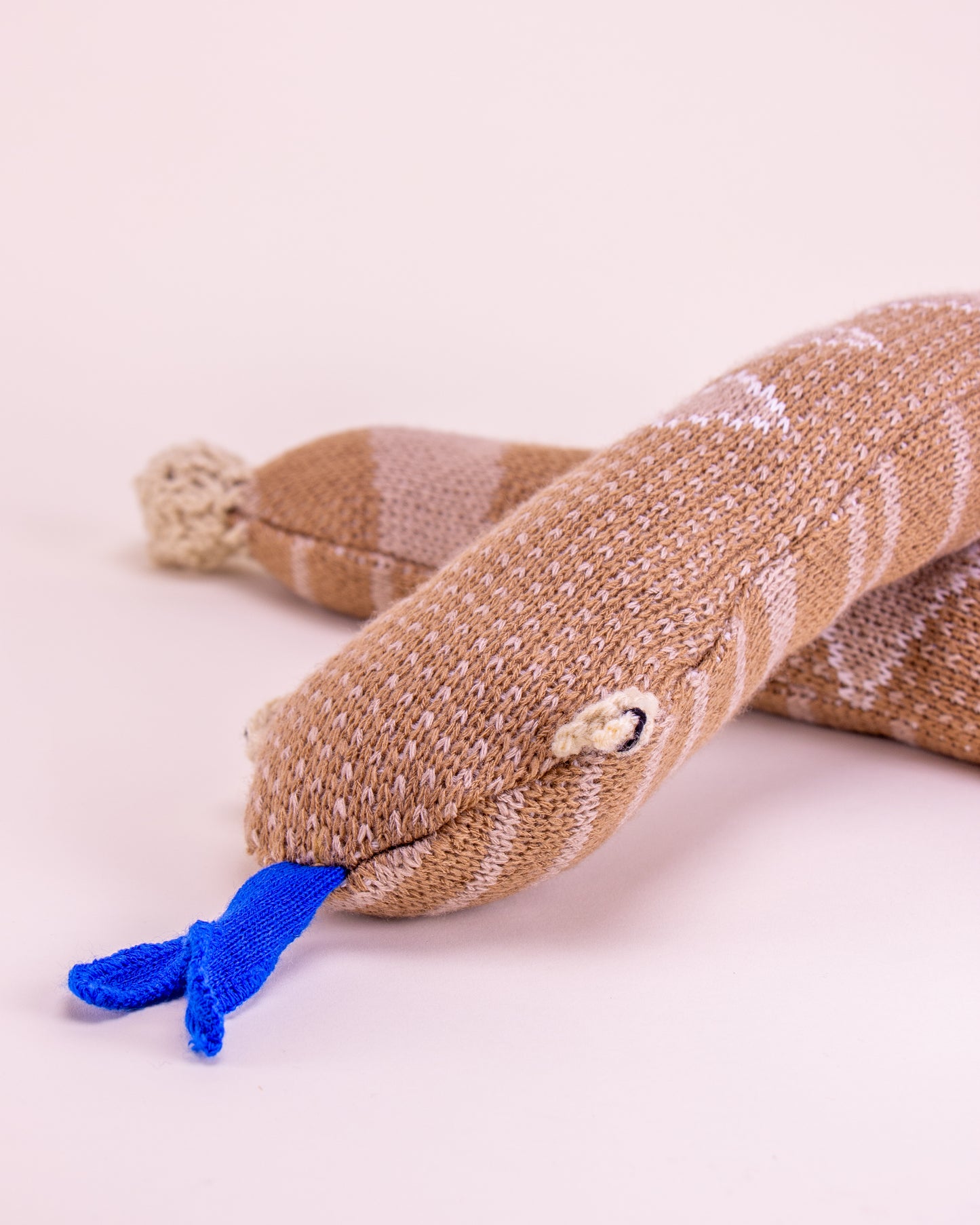 Serpiente peluche Café