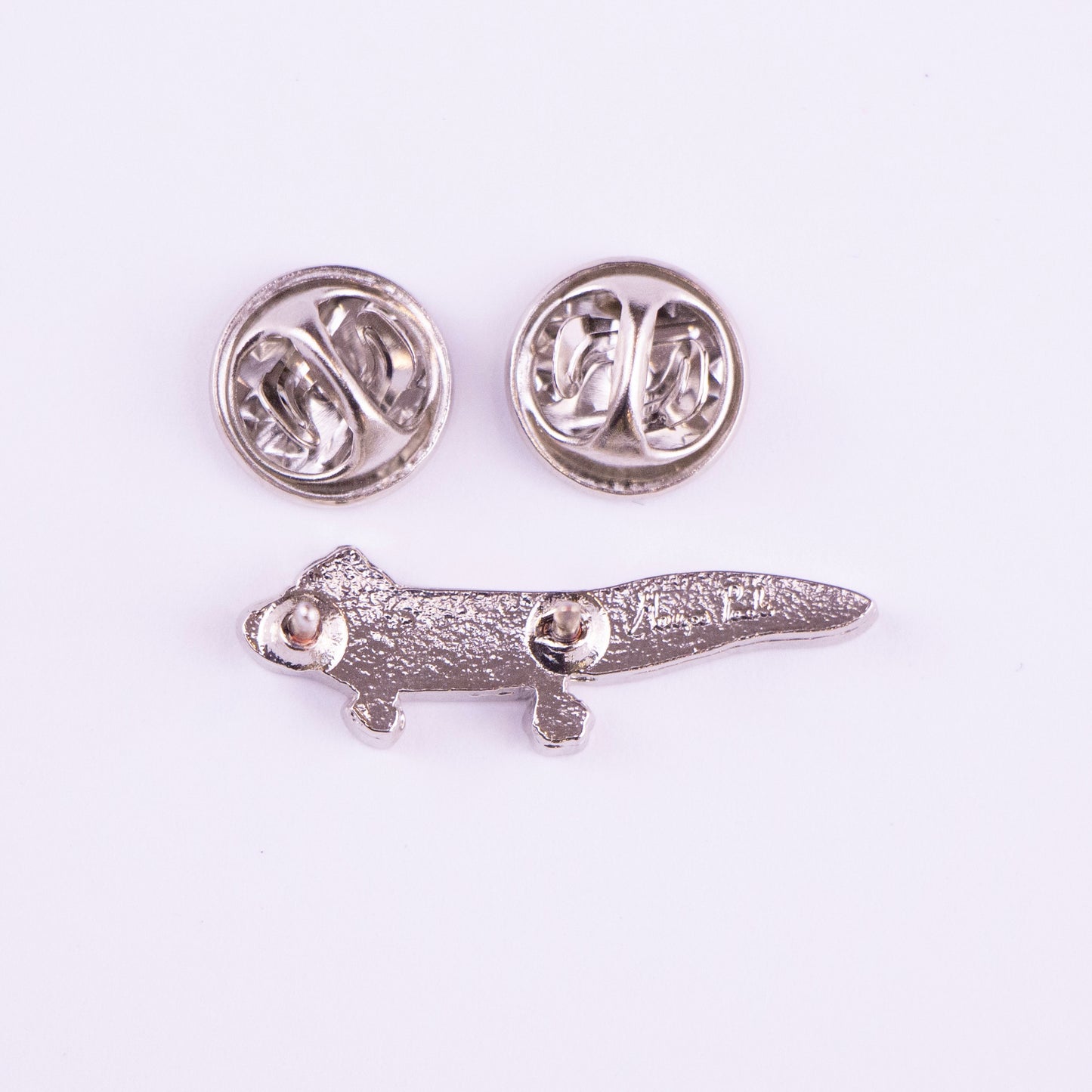 atras pin ajolote cafe