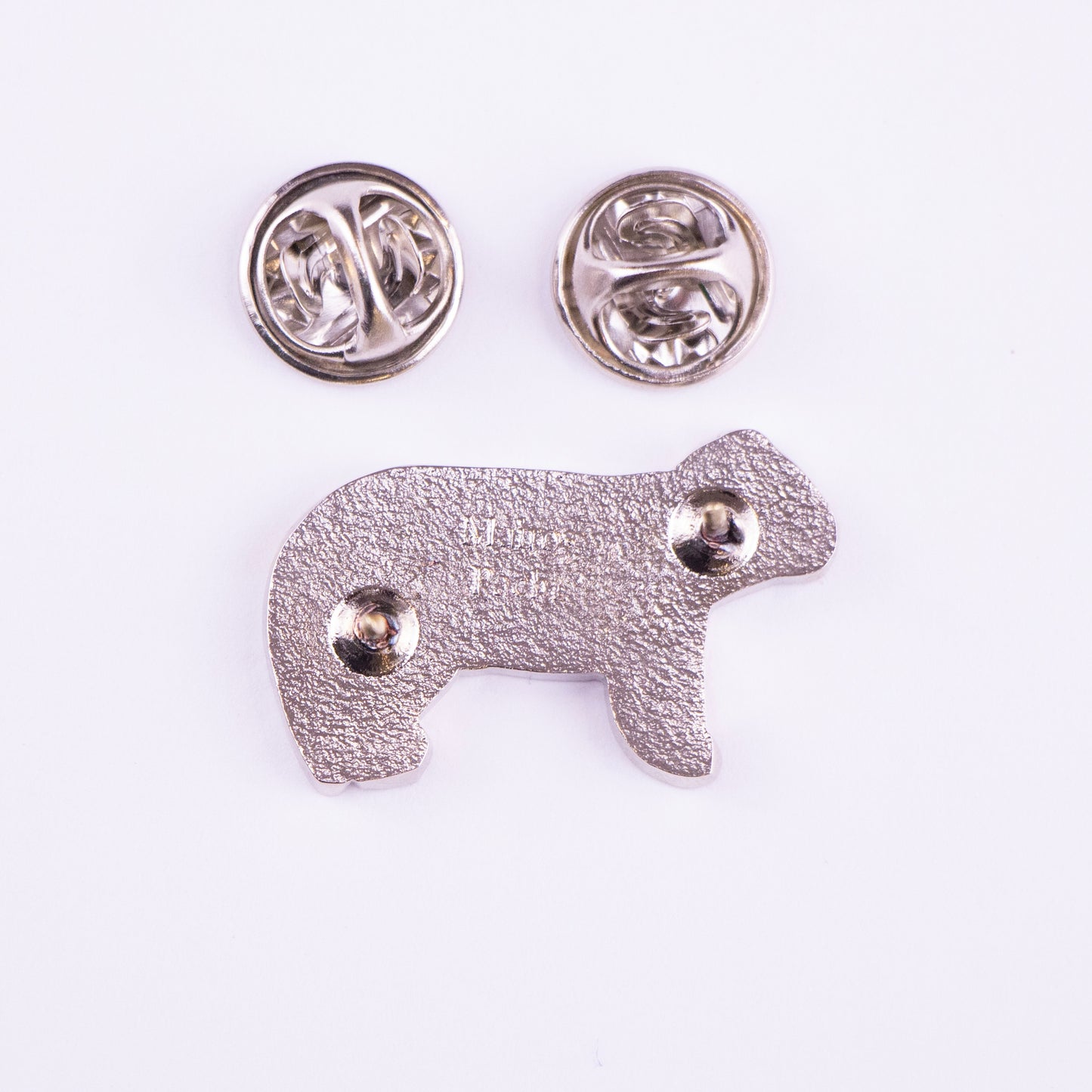 atras pin jaguar negro