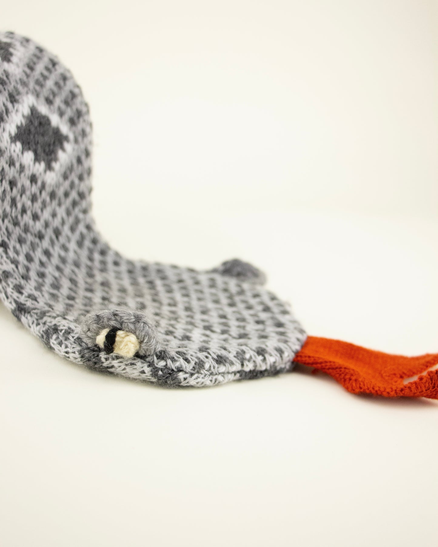 Bufanda de serpiente gris