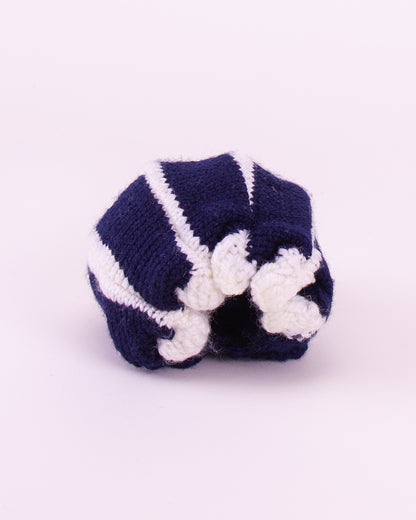 Cochinilla de peluche hecha bolita